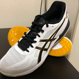 バレーシューズ　アシックス