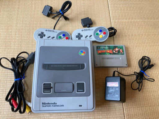 ★超美品　スーパーファミコン　本体　HVC-002 カセット付き　動作良好　極美品★