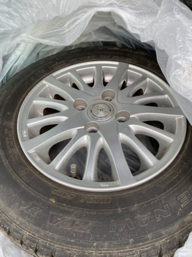 スタッドレスタイヤ   ホイル付き