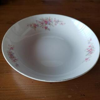 大きめサイズ　花柄　お皿4点セット