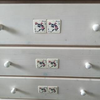 タンス　4段チェスト　の画像