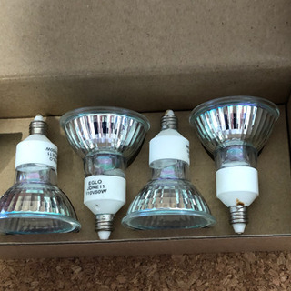 E11口金　ハロゲンランプ110V50W ４個【中古】