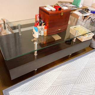 ガラステーブル　収納付き