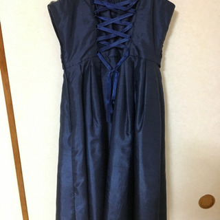 結婚式 パーティードレス 紺色の画像