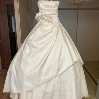 ウエディングドレス　貸します　結婚式　二次会