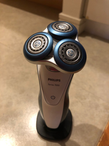 Philips髭剃り Series7000 中古