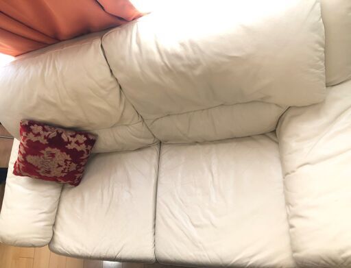 ★大塚家具★上品　可愛い　2人掛けソファ　全革（上質な牛革）　クリーム色　定価15万