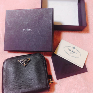 PRADA 二つ折財布