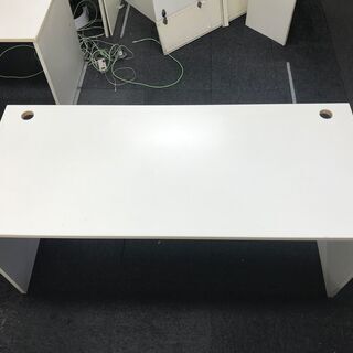 机　デスク　幅141.5cm×奥行き70.5cm×高さ71.5cm