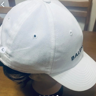 BALENCIAGA バレンシアガ キャップ　白　新品に近いの画像
