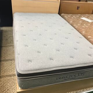 ニトリ　セミダブルベッド　②の画像