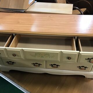 輸入家具　アンティーク調　3段チェストの画像