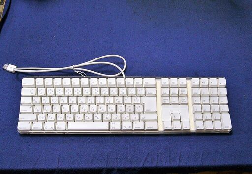 ★美品‼ 純正アップル USBタイプ日本語キーボード A1048 テンキーとUSBポート２つ付 / Mac マック Apple USB Keyboard A1048