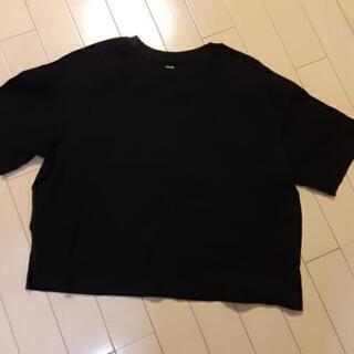 ユニクロUNIQLO ショート丈Tシャツ　白・黒2枚の画像