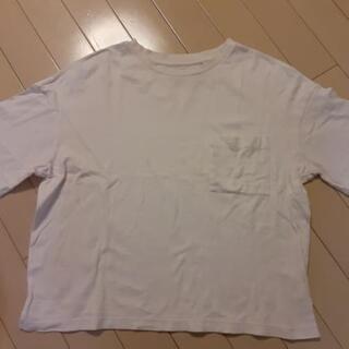 ユニクロUNIQLO ショート丈Tシャツ　白・黒2枚の画像