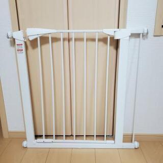ベビーゲート 白（設置幅72〜85cm 高さ76cm）