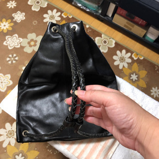 ダンヒルのカバンとメーカー分からないけどリュックの画像