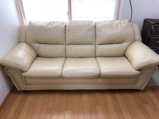 商談中　　3人掛けソファー