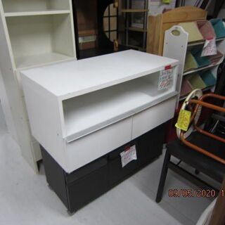 値下品　3000円　　リサイクルショップのダイトーです。お持ち帰り価格　白色TVボードの画像