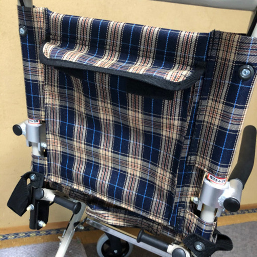 幸和製作所テイコブ  コンパクト車いす