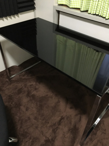 鏡面デスク　購入者決まりました。