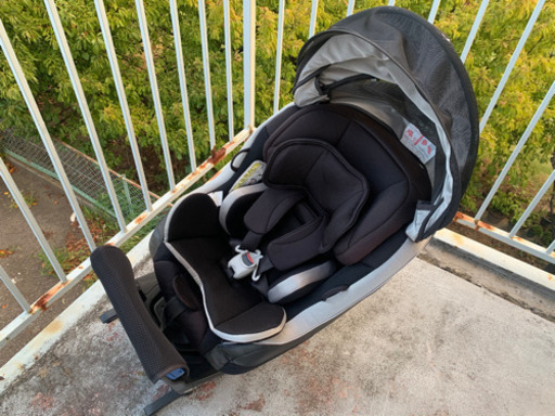 paypay支払いで9,999円！アップリカ ☆ チャイルドシート ☆ クルリラ ☆ ISOFIX＆シートベルト ☆ モアレブラック ☆ 欠品有り ☆ お安く出品中！