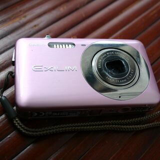★＜部品取りに＞デジカメ Casio Exilim EX-Z800