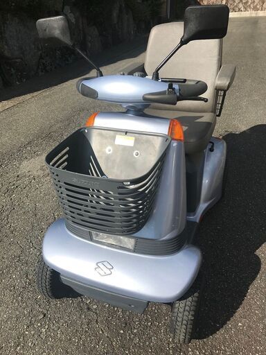☆彡⑧suzuki スズキ製・電動車いす・車椅子!バッテリー新品付!!!福祉用品。介護用品。セニアカー。シニアカー。免許不要・簡単操作で安心です♪