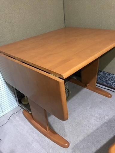 ダイニングテーブル