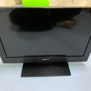 室内干しハンガーと液晶テレビ