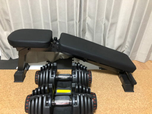 ベンチ台とバーベルです。先月購入品