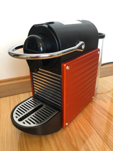 値下げ　ネスプレッ コーヒーメーカー PIXE 中古