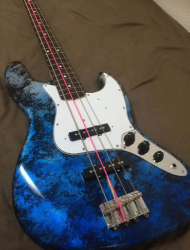 フェンダー ベース