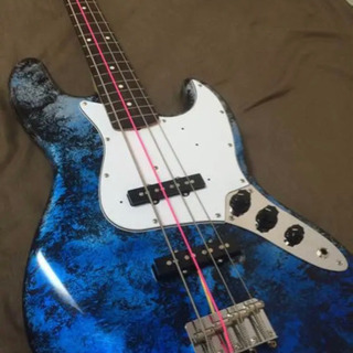 フェンダー ベース