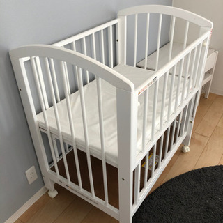   カトージ　ベビーベッド　ホワイト　ミニサイズ の画像