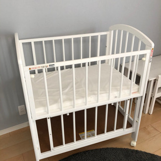   カトージ　ベビーベッド　ホワイト　ミニサイズ の画像