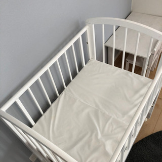   カトージ　ベビーベッド　ホワイト　ミニサイズ の画像