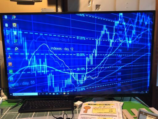 ジャパンネクスト43インチ4ｋモニター半年使用 4分割21.5 美品。