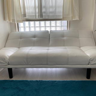 購入後1年未満のソファーお譲りします。