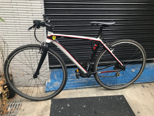 クロスバイク　フェラーリ