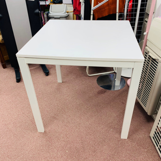 IKEA  シンプルなダイニングテーブル