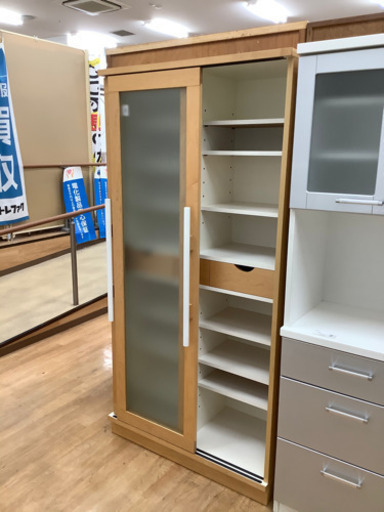 【取りに来れる方限定】2枚扉の食器棚売ります！