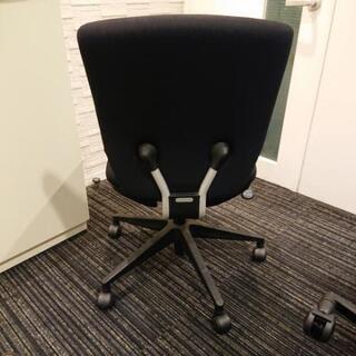 プラス オフィスチェア  PLUS  事務チェアの画像