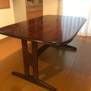 ダイニングテーブル