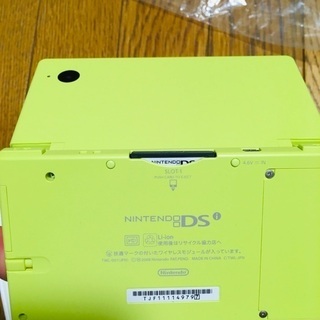 【ほぼ新品】任天堂DSi とリズム天国ゴールドのソフトの画像