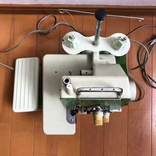 沢山のお問い合わせありがとうございました。返事がお返しできず申し訳ございませでした。お引き取りが決まりました。ロックミシンの画像