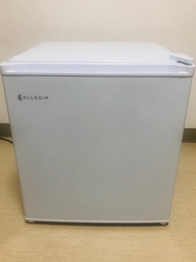 単身者サイズ冷蔵庫【2019年製 ほぼ新品】(同棲開始につき処分)