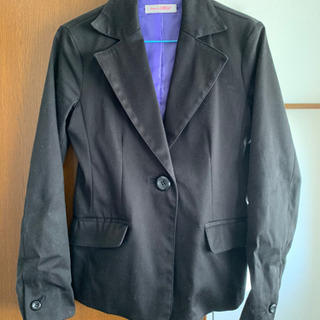 黒ジャケットの画像