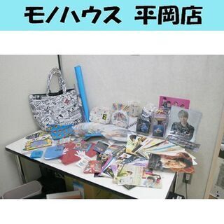 大量 ジャニーズ 関ジャニ∞ グッズ 未開封もあり！ 団扇 下敷き 缶バッチ コンサートグッズ 等 まとめて  ☆ PayPay(ペイペイ)決済可能 ☆ 札幌市 清田区 の画像