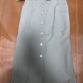 GU ベルト付きタイトスカート